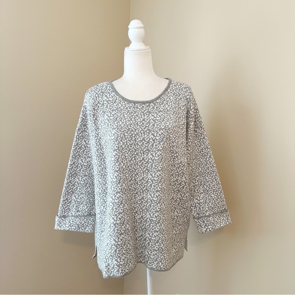 Tahari Leopard Print Gray White Pullover Round Neck Sweater - XL - Picture 1 of 11